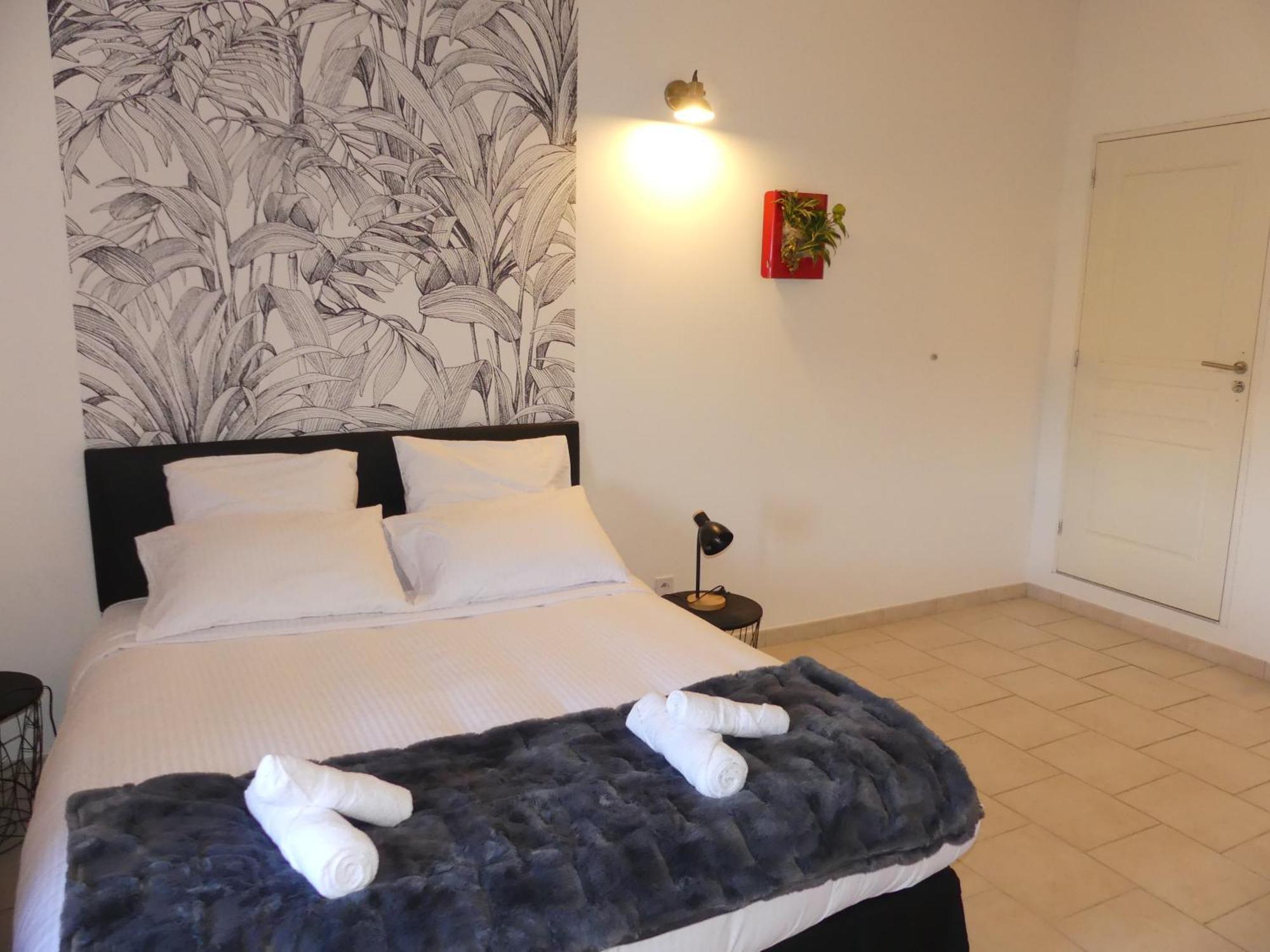 Hotel Le Domaine Des Sources Saint-Maximin Esterno foto